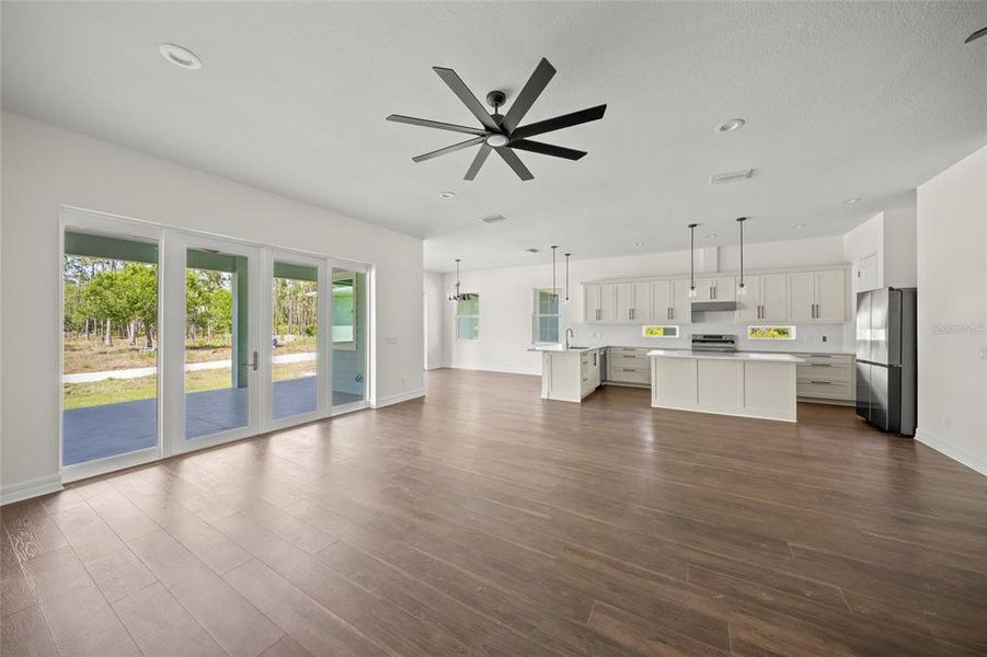 Spacious, unfurnished interior of a new home in , North Port (Image 15).