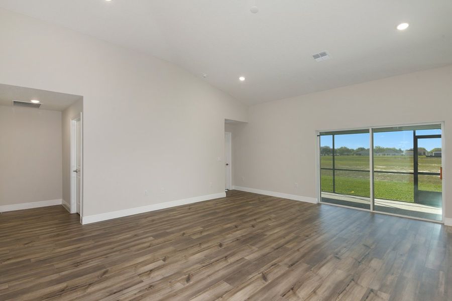 Spacious, unfurnished interior of a new home in Cherrywood Preserve, Ocala (Image 12).
