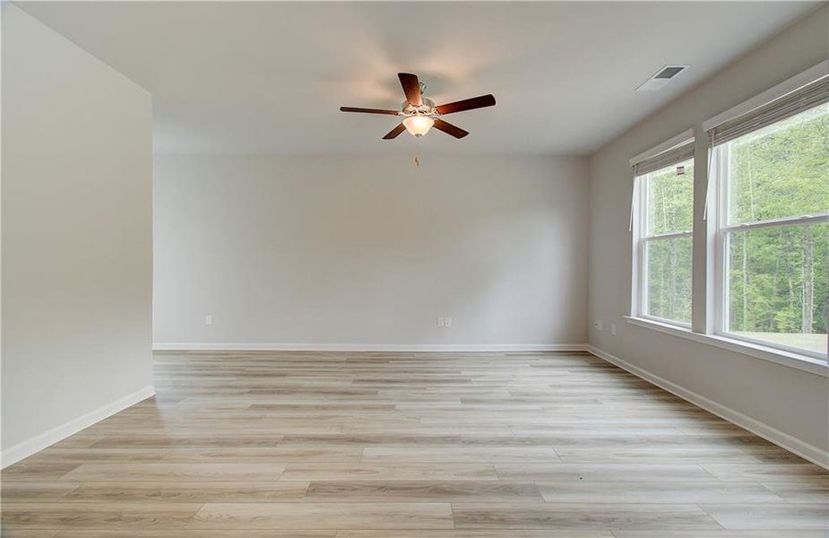 Spacious, unfurnished interior of a new home in Chapel Hill, Newnan (Image 9).