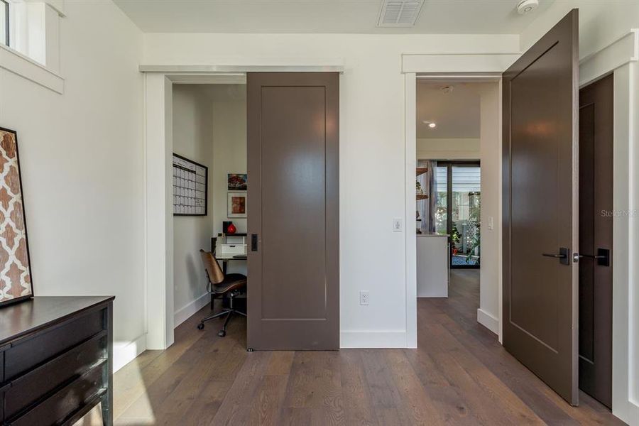 Furnished interior view inside a new home in , St. Petersburg (Image 36).