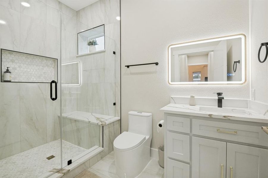 Furnished interior view inside a new home in , Corsicana (Image 10).