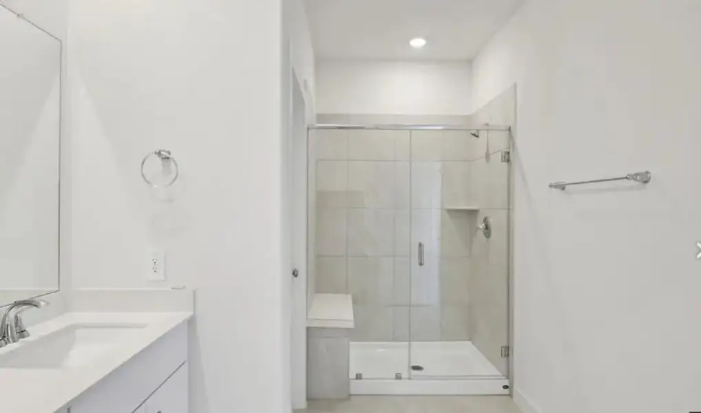 Photo is not of the actual home, but is an inspirational photo of builder’s model home and may depict options, furnishings, and/or decorator features that are not included Photo is not of the actual home, but is an inspirational photo of builder’s model home and may depict options, furnishings, and/or decorator features that are not included