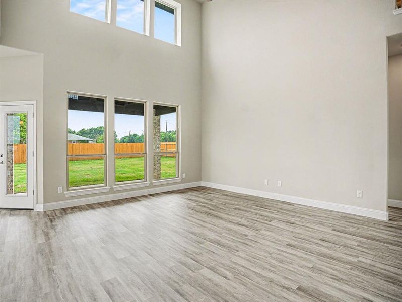 Spacious, unfurnished interior of a new home in Cole Crossing Estates, DeSoto (Image 9).