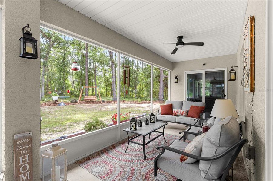 Exterior details and patio area of a home in , Citrus Springs (Image 4).