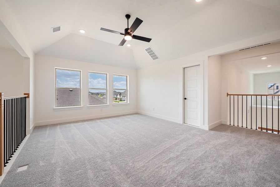 Spacious, unfurnished interior of a new home in Tavolo Park, Fort Worth (Image 31).