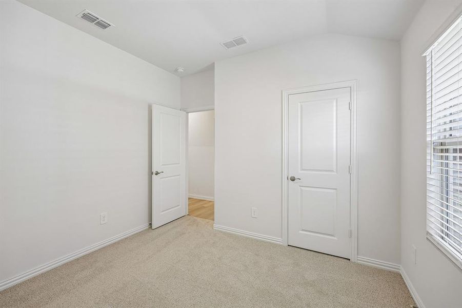 Spacious, unfurnished interior of a new home in Stella Hills, Denton (Image 25).