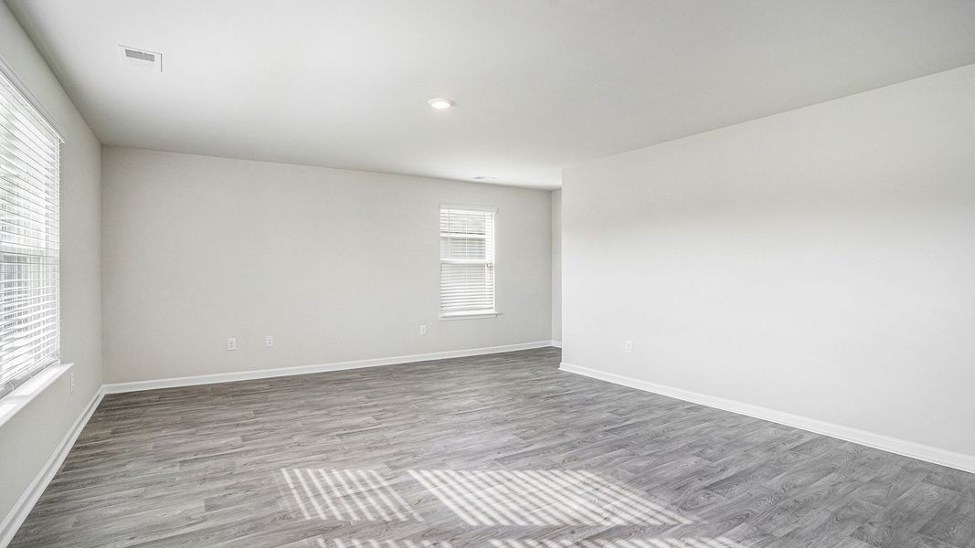 Spacious, unfurnished interior of a new home in Heritage Crossing, Conway (Image 11).