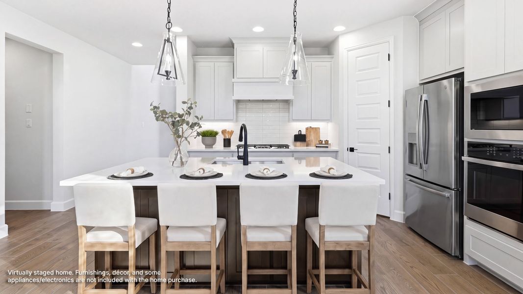 Furnished interior view inside a new home in Eliana, McKinney (Image 4).