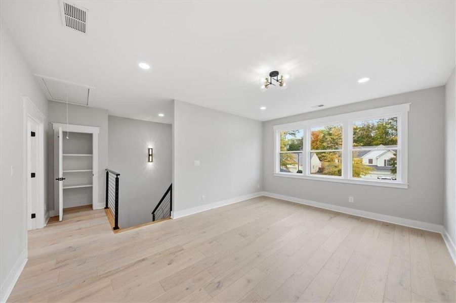 Spacious, unfurnished interior of a new home in , Acworth (Image 32).