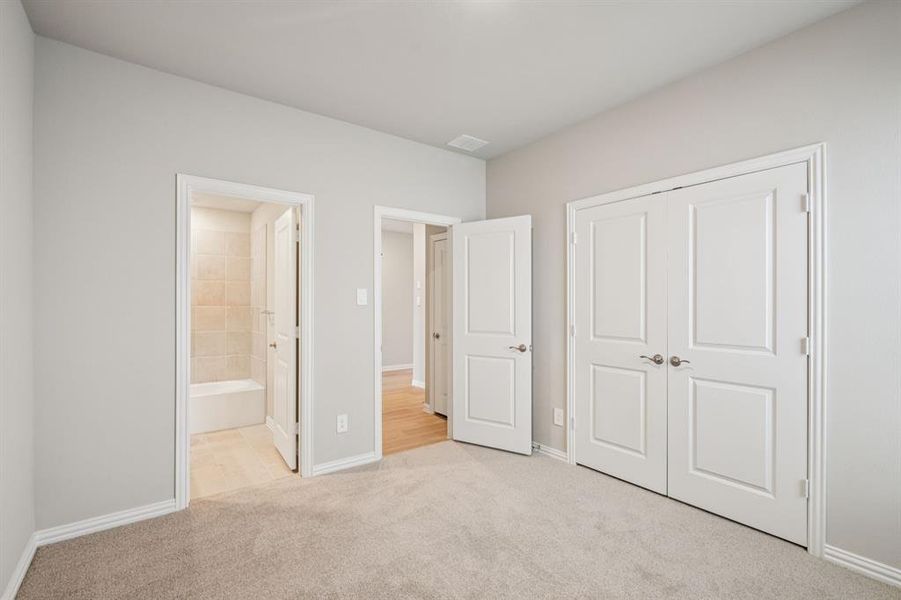 Photo is not of the actual home, but is an inspirational photo of builder’s model home and may depict options, furnishings, and/or decorator features that are not included. Photo is not of the actual home, but is an inspirational photo of builder’s model home and may depict options, furnishings, and/or decorator features that are not included.