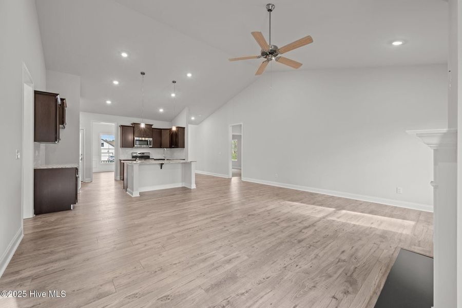 Spacious, unfurnished interior of a new home in Fairfield Harbour, New Bern (Image 21).