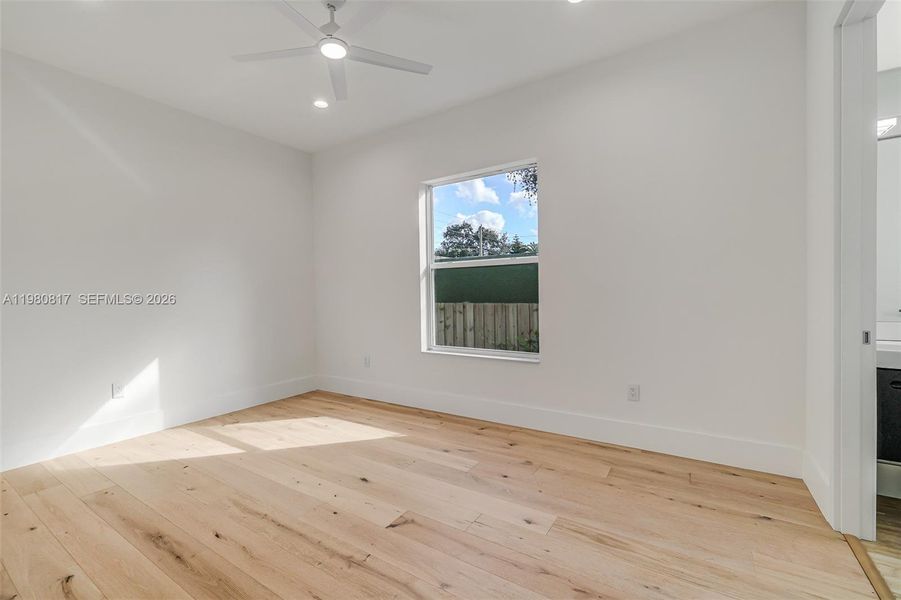 Spacious, unfurnished interior of a new home in , Biscayne Park (Image 23).