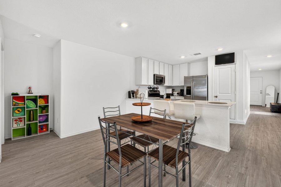 Furnished interior view inside a new home in Elm Creek, Elgin (Image 13).