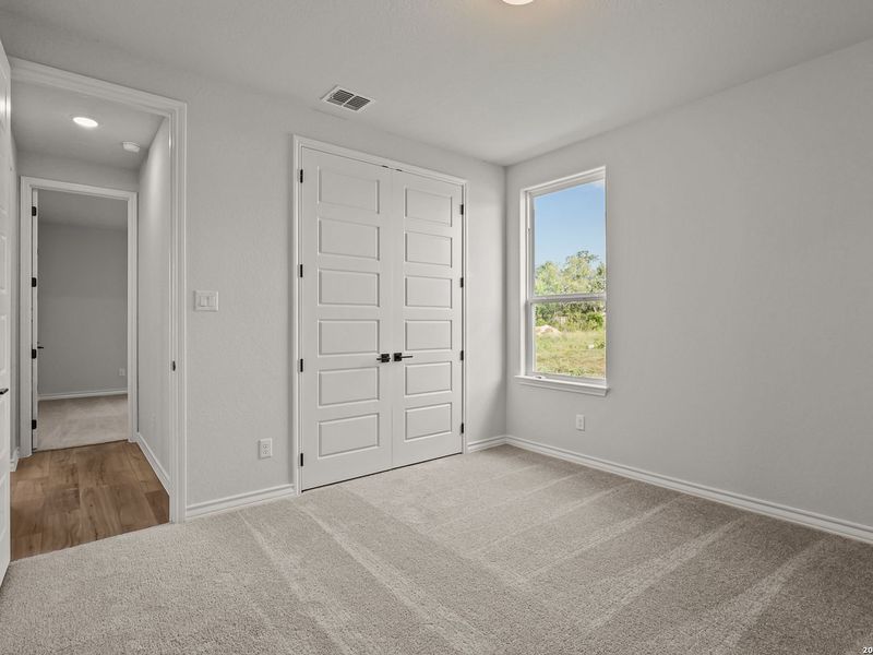 Spacious, unfurnished interior of a new home in Potranco Oaks, Castroville (Image 40).