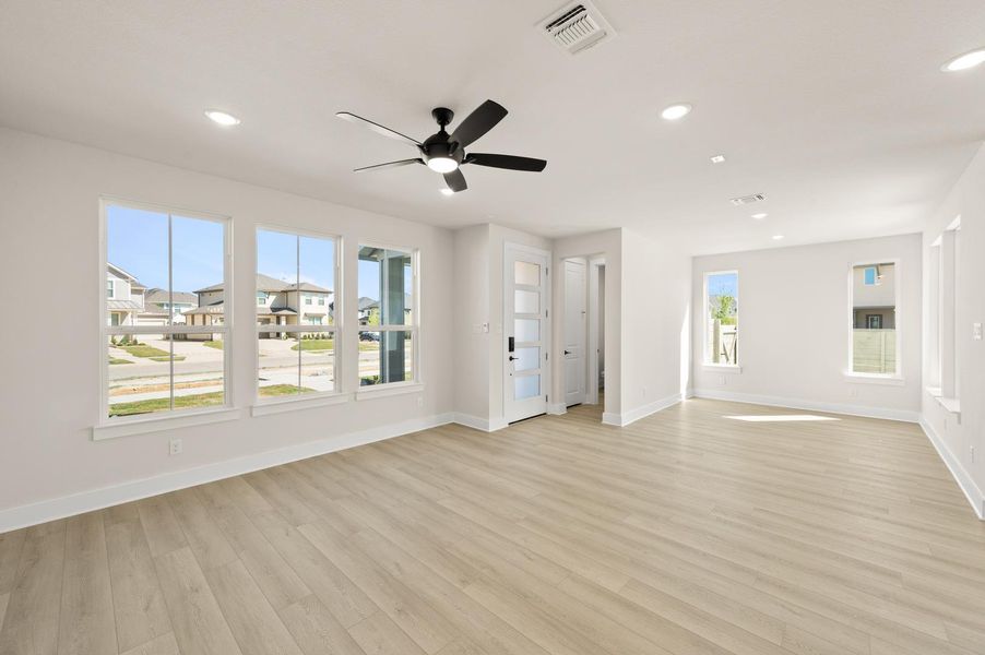 Spacious, unfurnished interior of a new home in The Retreat at Harvest, Argyle (Image 14). Spacious, unfurnished interior of a new home in The Retreat at Harvest, Argyle (Image 14).