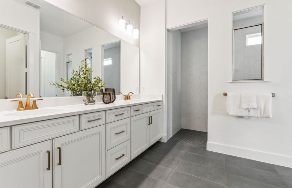Owner's bath with double vanity at Active Adult community Del Webb Barton Village in Lebanon, Tennessee Owner's bath with double vanity at Active Adult community Del Webb Barton Village in Lebanon, Tennessee