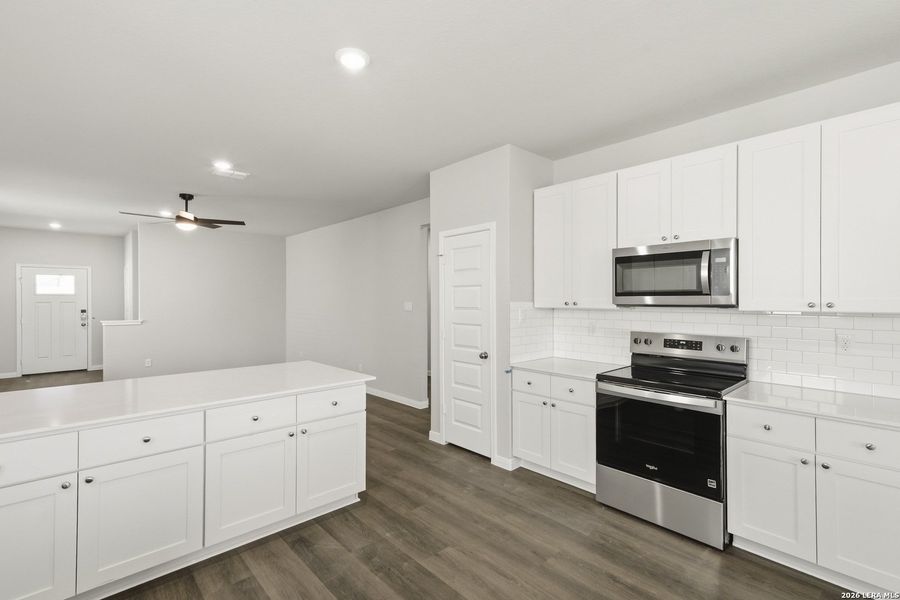 Furnished interior view inside a new home in Swenson Heights, Seguin (Image 9).