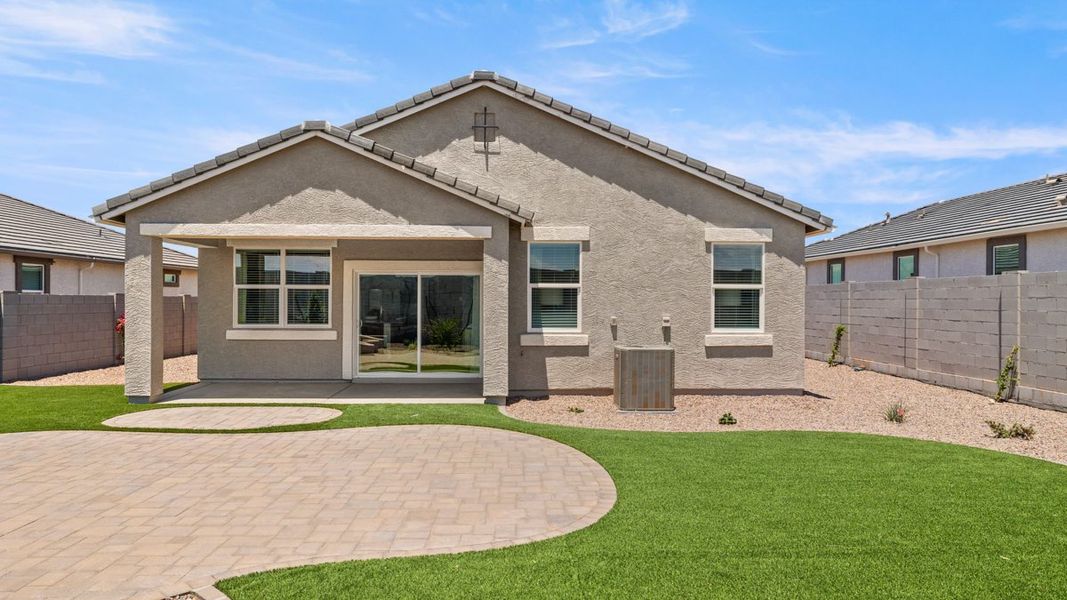 Representative exterior details of a home built from the Easton by D.R. Horton in Magma Ranch Vistas, Florence (Image 22).