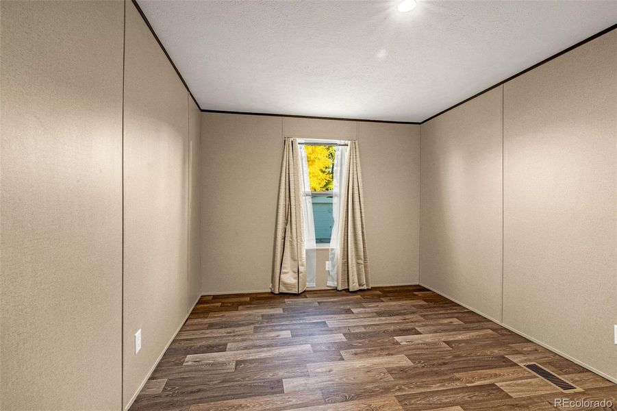 Spacious, unfurnished interior of a new home in , Cañon City (Image 11).