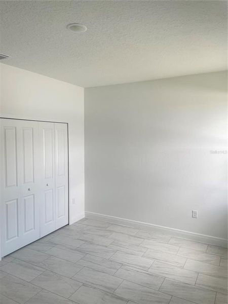 Spacious, unfurnished interior of a new home in , Ocala (Image 13).