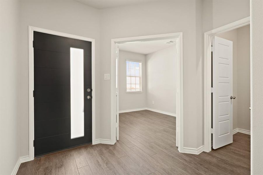 Spacious, unfurnished interior of a new home in Rocky Creek Crossing, Fort Worth (Image 16). Spacious, unfurnished interior of a new home in Rocky Creek Crossing, Fort Worth (Image 16).