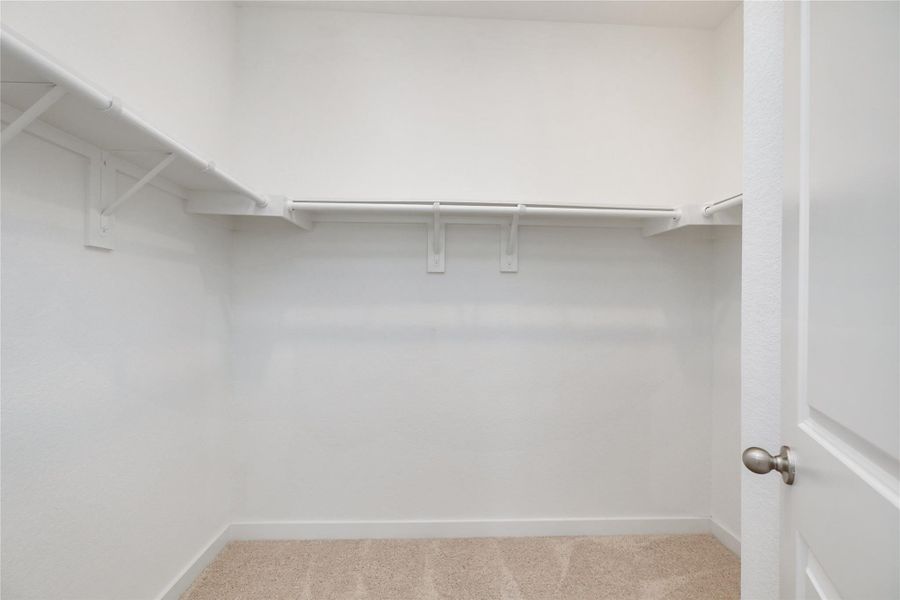 Spacious, unfurnished interior of a new home in Riceland, Mont Belvieu (Image 27).