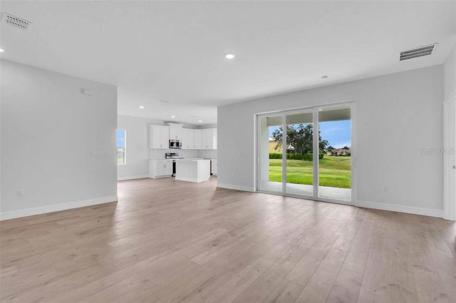 Spacious, unfurnished interior of a new home in , Punta Gorda (Image 35).