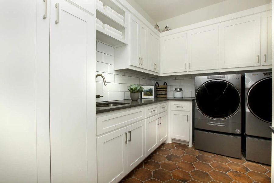 The Oakley III Laundry Room The Oakley III Laundry Room