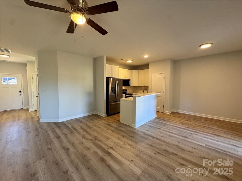 Spacious, unfurnished interior of a new home in , Monroe (Image 9).