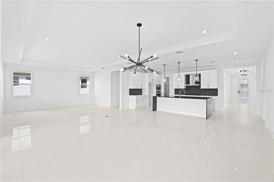 Spacious, unfurnished interior of a new home in Cresswind at Hammock Oaks, Lady Lake (Image 34). Spacious, unfurnished interior of a new home in Cresswind at Hammock Oaks, Lady Lake (Image 34).