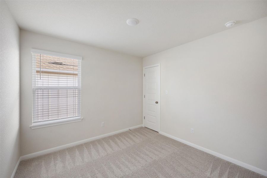 Spacious, unfurnished interior of a new home in Avery Centre, Round Rock (Image 36).