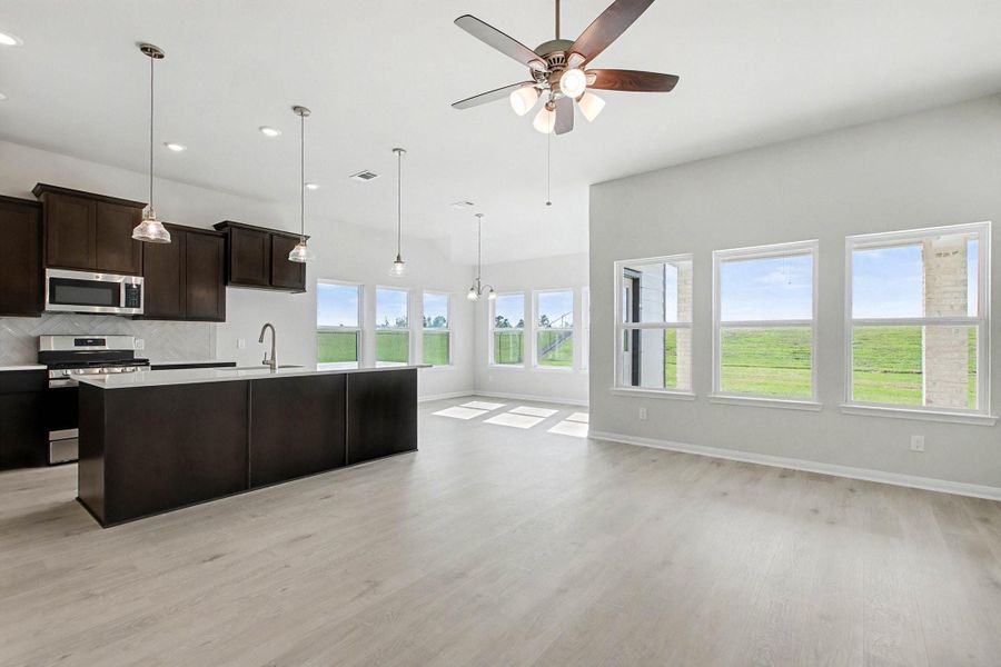 Furnished interior view inside a new home in Columbia Lakes, West Columbia (Image 6).