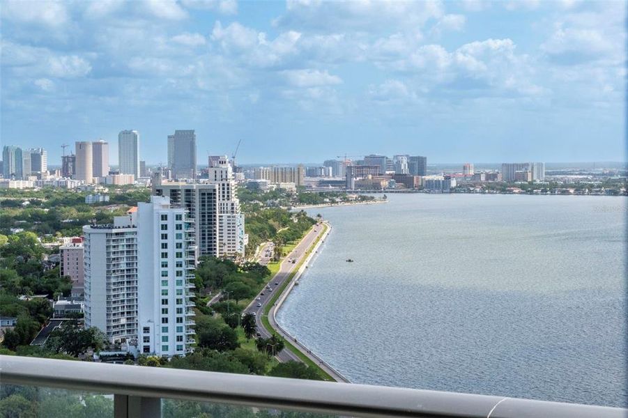 Condo located in Tampa, FL showcasing its design and architecture (Image 49). Condo located in Tampa, FL showcasing its design and architecture (Image 49).