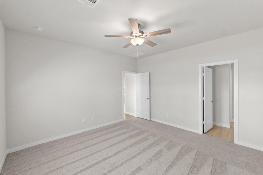 Spacious, unfurnished interior of a new home in Lakes at Crockett Martin, Conroe (Image 20). Spacious, unfurnished interior of a new home in Lakes at Crockett Martin, Conroe (Image 20).