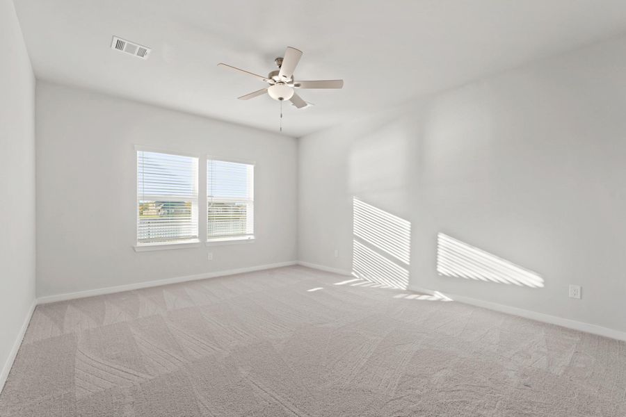 Spacious, unfurnished interior of a new home in Woodshore, Clute (Image 23).