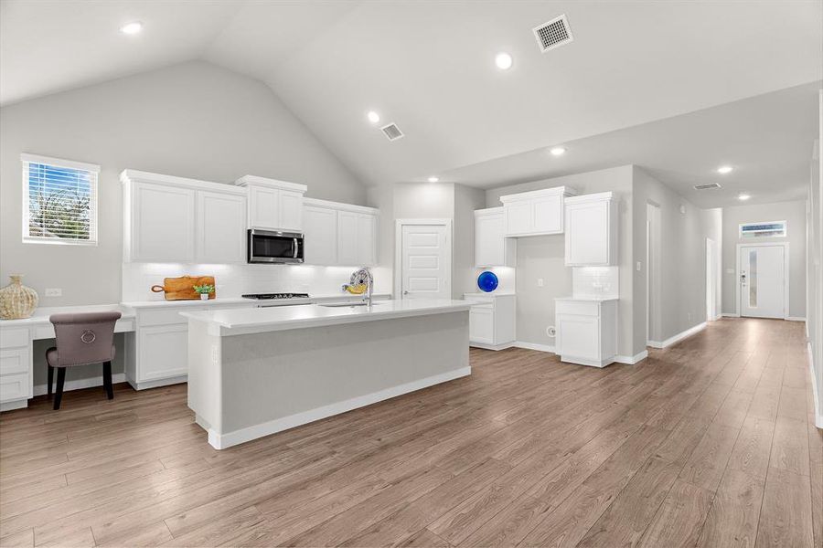 Furnished interior view inside a new home in Wolf Creek Farms, Melissa (Image 7).