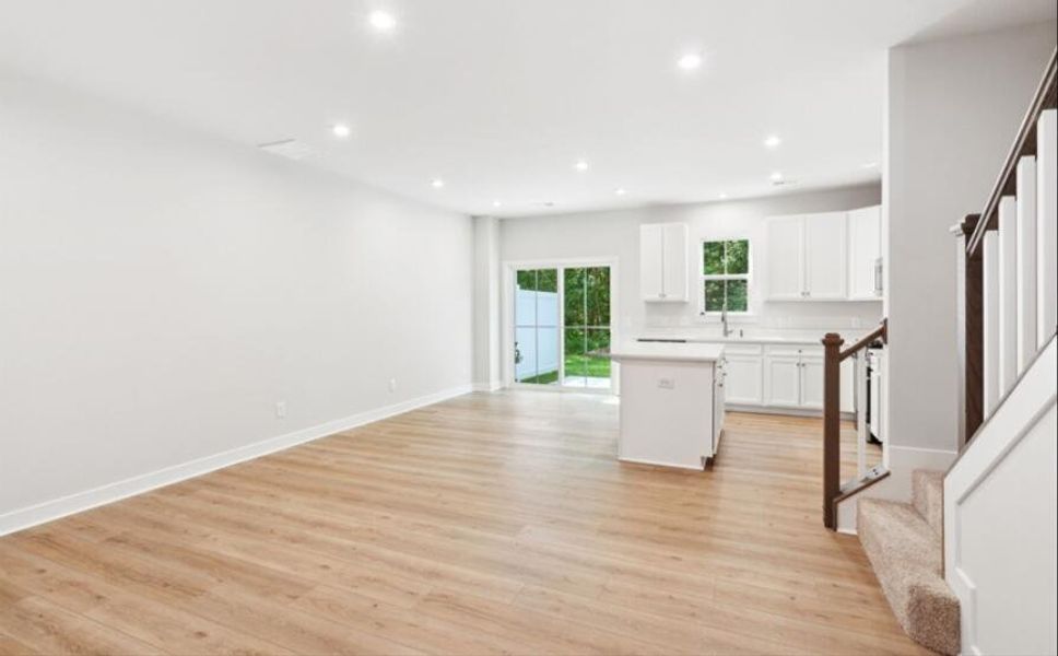 Spacious, unfurnished interior of a new home in Crescent Cove, Summerville (Image 11).