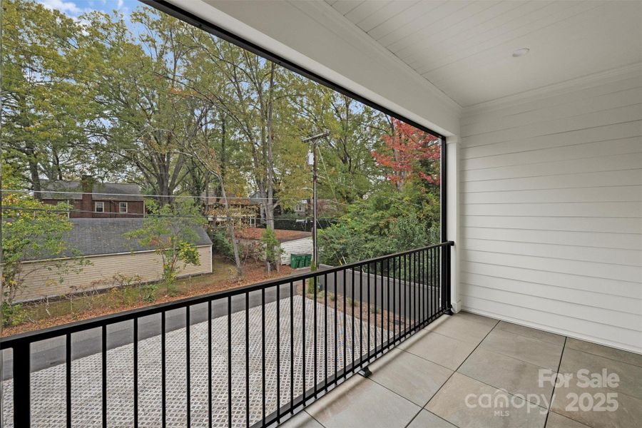 Guest suite private porch