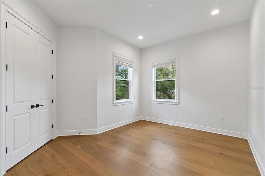 Spacious, unfurnished interior of a new home in , Tampa (Image 58).