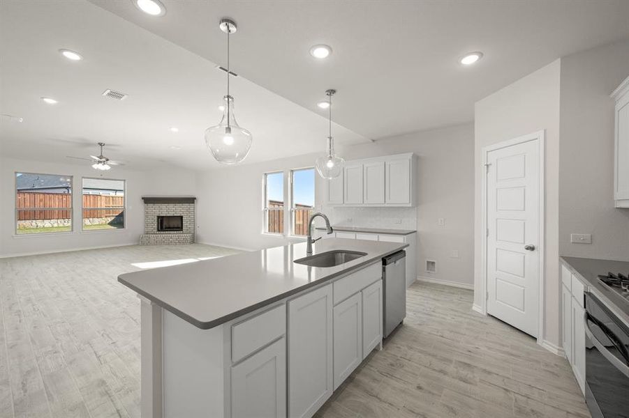 720 Scarlet Sage- Kitchen-4