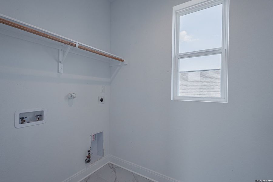 Spacious, unfurnished interior of a new home in Town Creek, New Braunfels (Image 30). Spacious, unfurnished interior of a new home in Town Creek, New Braunfels (Image 30).