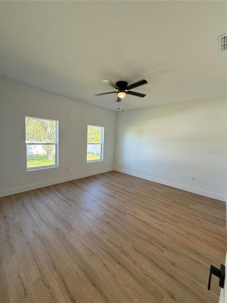Spacious, unfurnished interior of a new home in , Ocala (Image 37).