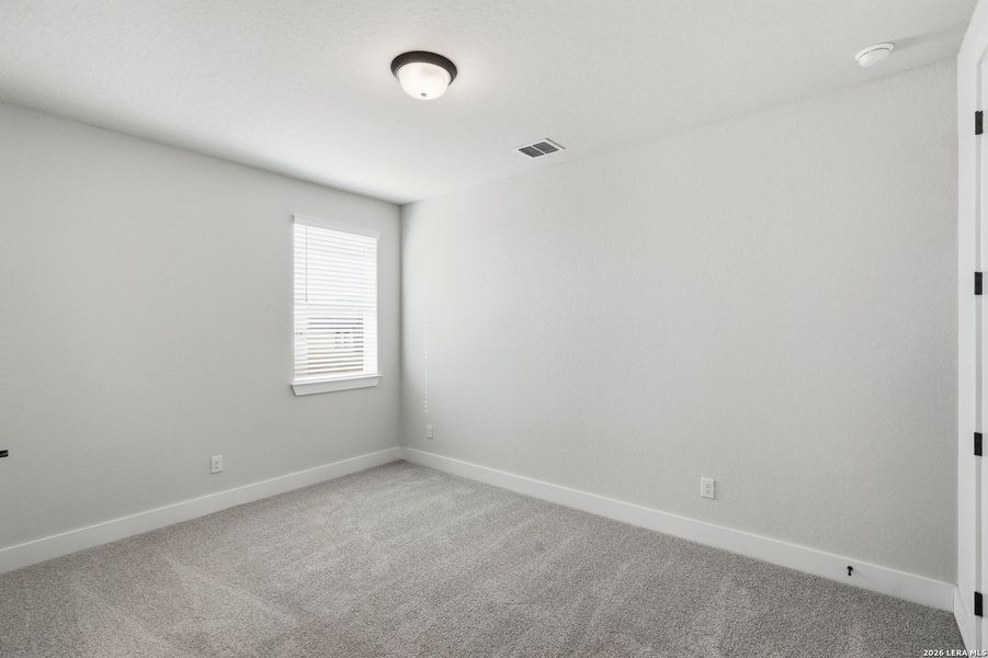 Spacious, unfurnished interior of a new home in Sienna Lakes, San Antonio (Image 33).