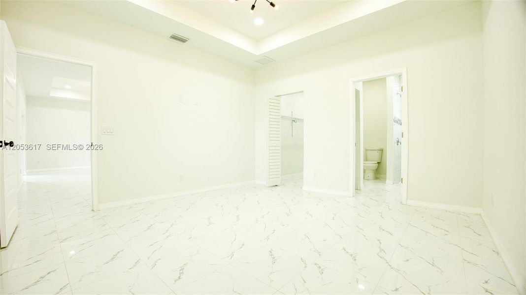 Spacious, unfurnished interior of a new home in , Lehigh Acres (Image 16).