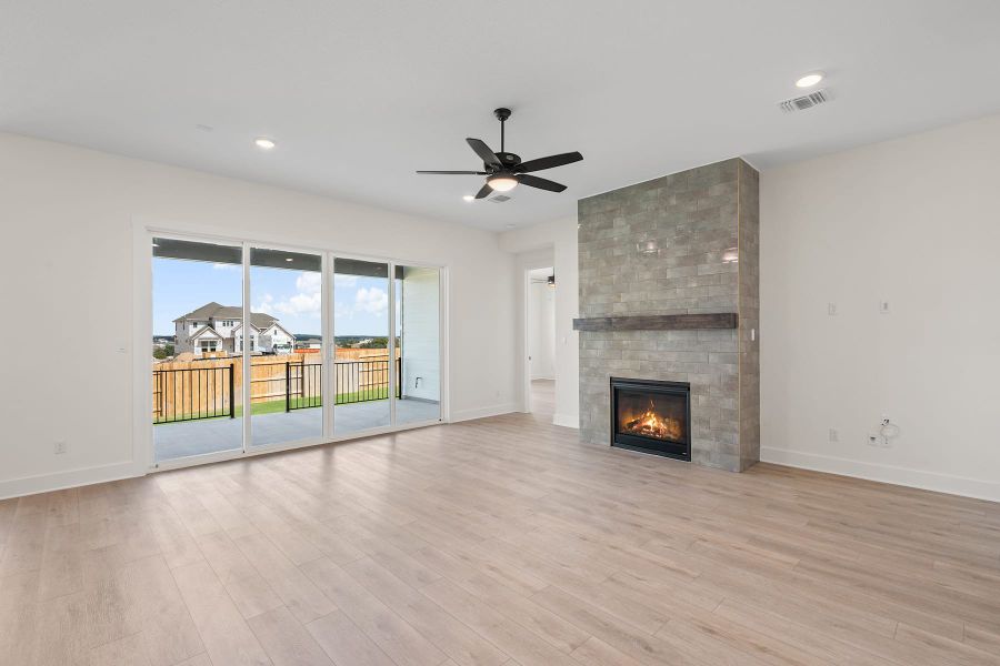 Spacious, unfurnished interior of a new home in Lariat, Liberty Hill (Image 18).