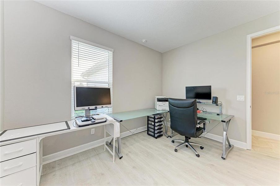 Furnished interior view inside a new home in , Bradenton (Image 38).