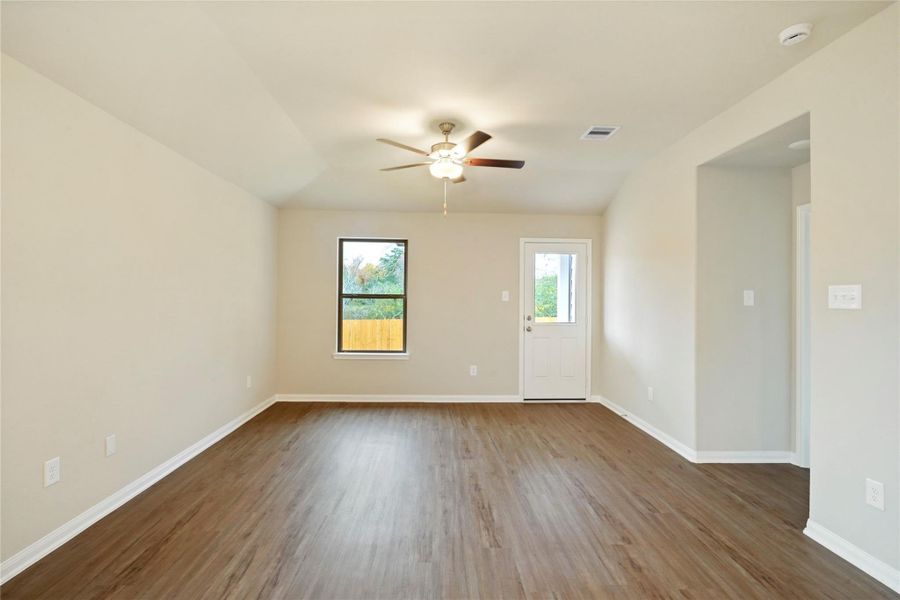 Spacious, unfurnished interior of a new home in Lexington Heights, Willis (Image 20). Spacious, unfurnished interior of a new home in Lexington Heights, Willis (Image 20).