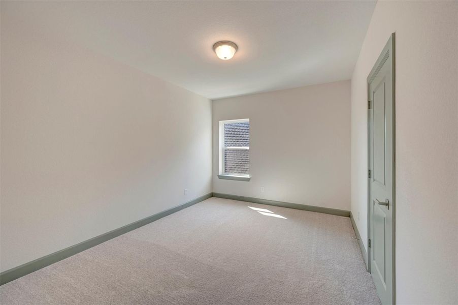 Spacious, unfurnished interior of a new home in Sienna - Parkview Collection, Missouri City (Image 21).