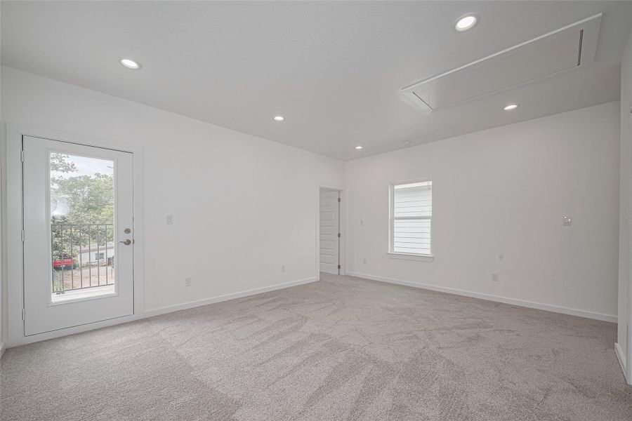 Spacious, unfurnished interior of a new home in , Houston (Image 21).