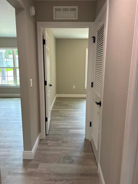 Spacious, unfurnished interior of a new home in , Dunnellon (Image 21).